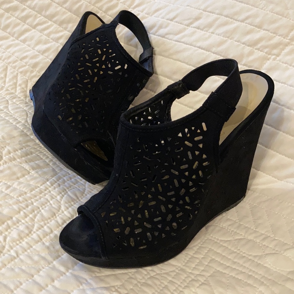 CHINESE LAUNDRY BLACK WEDGE